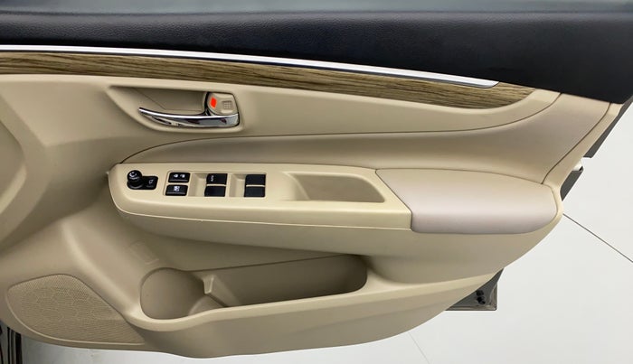 2018 Maruti Ciaz ALPHA 1.5 MT VTVT SHVS, Petrol, Manual, 81,066 km, Driver Side Door Panels Control