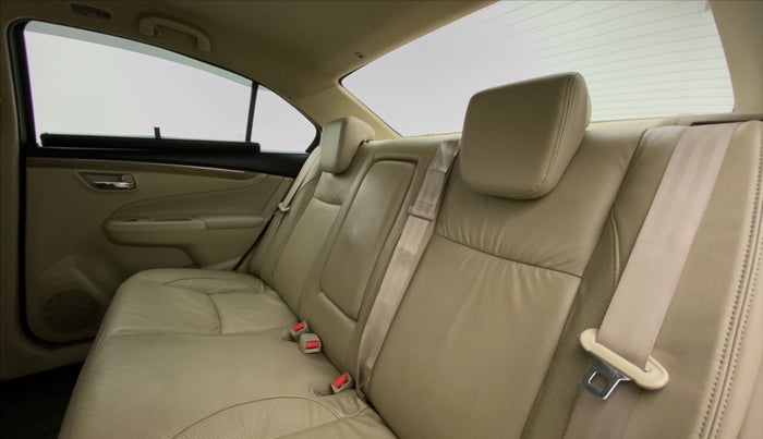 2018 Maruti Ciaz ALPHA 1.5 MT VTVT SHVS, Petrol, Manual, 81,066 km, Right Side Rear Door Cabin