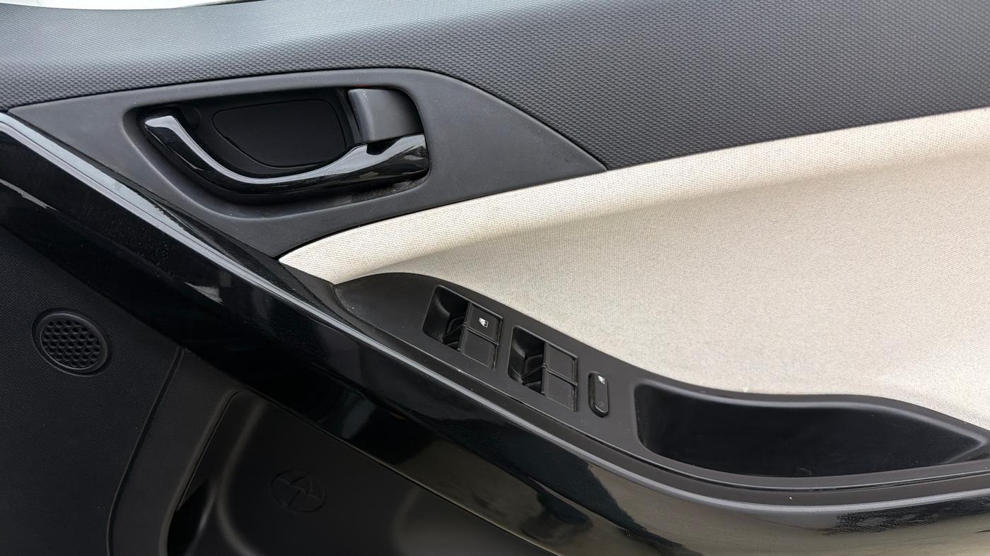 2025 Tata NEXON Pure Plus (S) 1.2 Petrol 6AMT, Petrol, Automatic, 7,502 km, Driver Side Door Panels Control