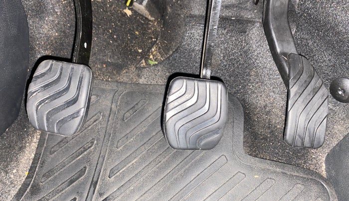 2025 Nissan MAGNITE Acenta B4D 1.0 Petrol MT, Petrol, Manual, 15,265 km, Pedals