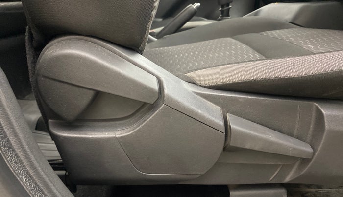 2025 Nissan MAGNITE Acenta B4D 1.0 Petrol MT, Petrol, Manual, 15,265 km, Driver Side Adjustment Panel