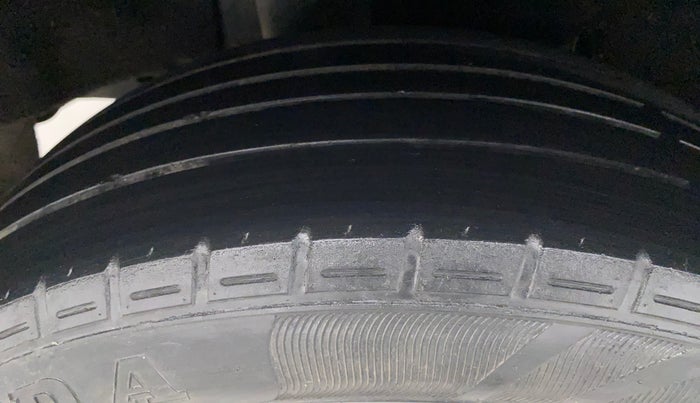 2017 Maruti Baleno DELTA PETROL 1.2, Petrol, Manual, 1,10,810 km, Right Rear Tyre Tread