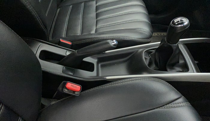 2017 Maruti Baleno DELTA PETROL 1.2, Petrol, Manual, 1,10,810 km, Gear Lever