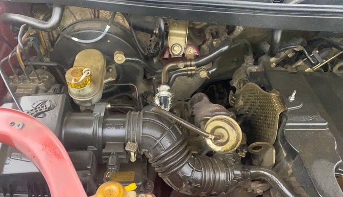 2017 Mahindra TUV300 T8 AMT, Diesel, Automatic, 83,049 km, Engine View - Right