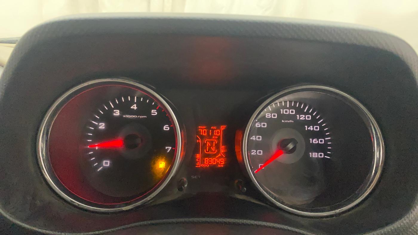 2017 Mahindra TUV300 T8 AMT, Diesel, Automatic, 83,120 km, Odometer Image