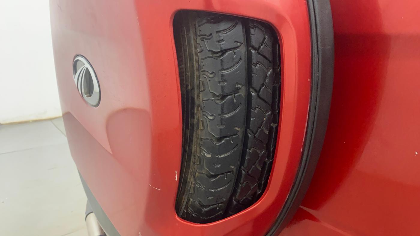 2017 Mahindra TUV300 T8 AMT, Diesel, Automatic, 83,120 km, Spare Tyre