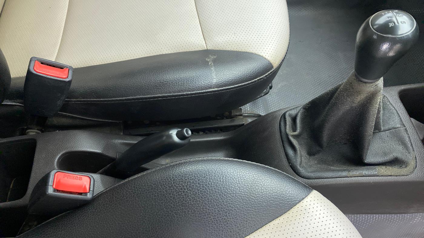 2016 Hyundai Eon ERA PLUS, Petrol, Manual, 52,046 km, Gear Lever