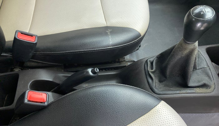 2016 Hyundai Eon ERA PLUS, Petrol, Manual, 52,046 km, Gear Lever