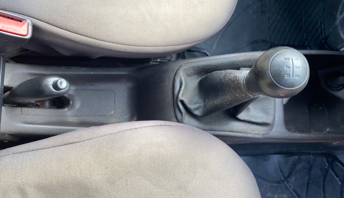 2016 Hyundai Eon ERA +, Petrol, Manual, 55,303 km, Gear Lever