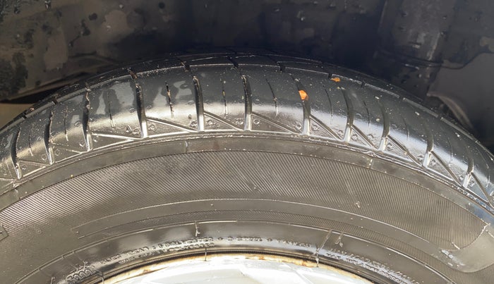 2016 Hyundai Eon ERA +, Petrol, Manual, 55,303 km, Left Rear Tyre Tread