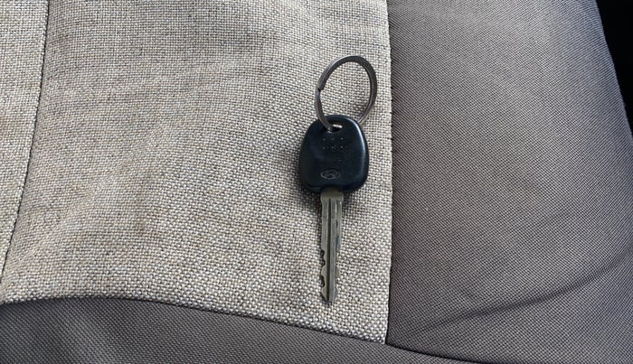 2016 Hyundai Eon ERA +, Petrol, Manual, 55,303 km, Key Close Up