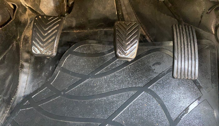 2016 Hyundai Eon ERA +, Petrol, Manual, 55,303 km, Pedals