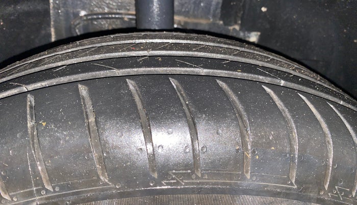 2022 Tata NEXON XM SUNROOF DIESEL, Diesel, Manual, 53,077 km, Right Front Tyre Tread