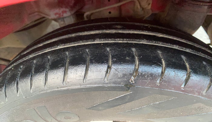 2014 Hyundai Eon ERA + SE, Petrol, Manual, 58,729 km, Left Rear Tyre Tread
