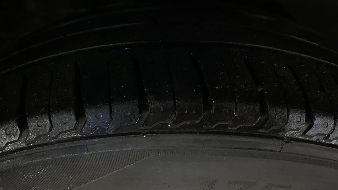 2013 Honda City 1.5L I-VTEC V MT, Petrol, Manual, 1,17,284 km, Right Rear Tyre Tread