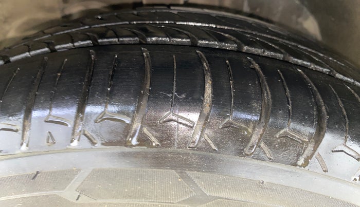 2015 Tata Zest XT PETROL, Petrol, Manual, 40,966 km, Left Front Tyre Tread