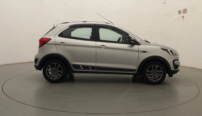 2018 Ford FREESTYLE TITANIUM 1.5 DIESEL, Diesel, Manual, 42,225 km, Right Side