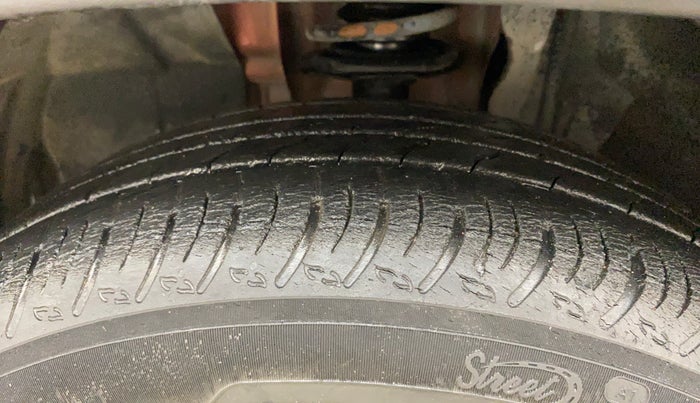 2021 Nissan MAGNITE XV PREMIUM TURBO (O) CVT DUAL TONE, Petrol, Automatic, 27,426 km, Left Front Tyre Tread