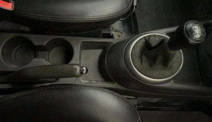 2013 Hyundai i20 MAGNA (O) 1.2, CNG, Manual, 59,000 km, Gear Lever