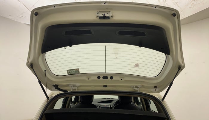 2013 Hyundai i20 MAGNA (O) 1.2, CNG, Manual, 59,000 km, Boot Door Open