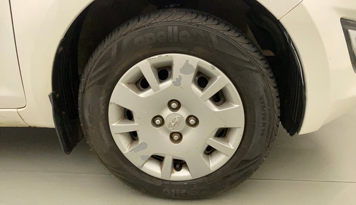 2013 Hyundai i20 MAGNA (O) 1.2, CNG, Manual, 59,000 km, Right Front Wheel
