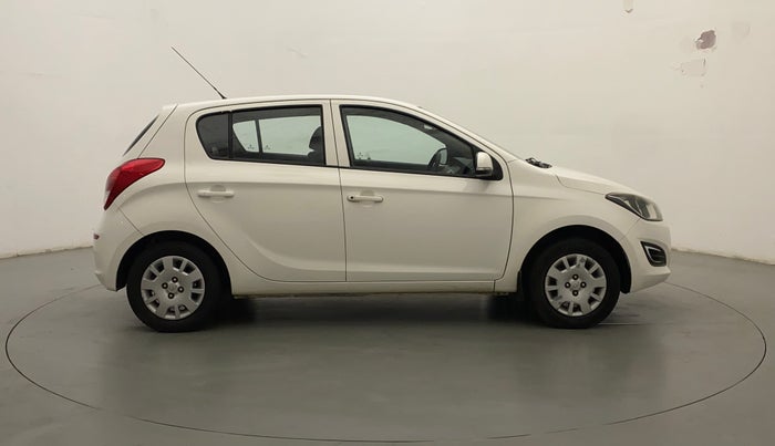 2013 Hyundai i20 MAGNA (O) 1.2, CNG, Manual, 59,000 km, Right Side