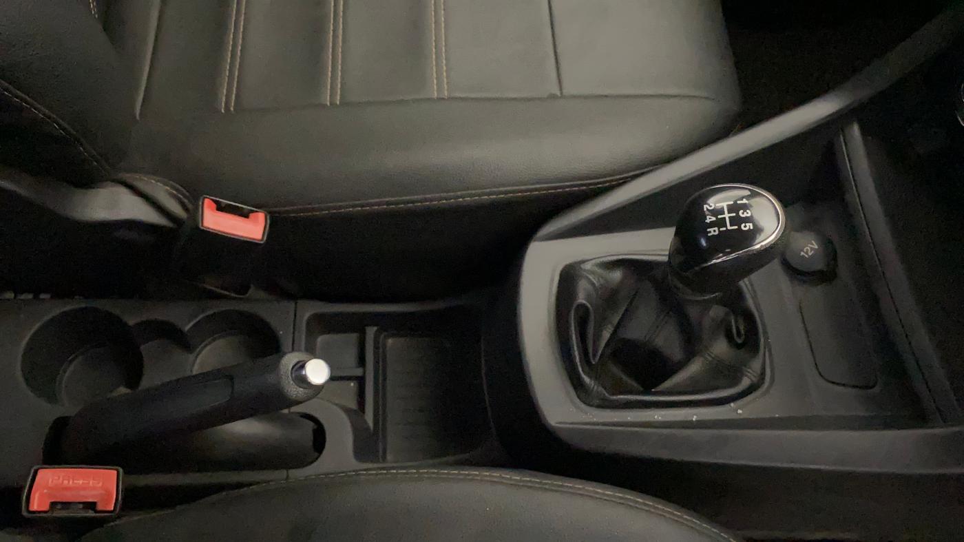 2018 Ford New Figo TREND 1.2 PETROL, CNG, Manual, 33,417 km, Gear Lever