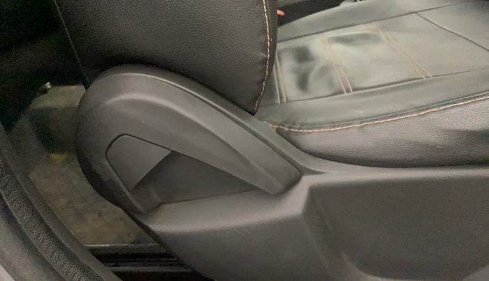 2018 Ford New Figo TREND 1.2 PETROL, CNG, Manual, 33,316 km, Driver Side Adjustment Panel