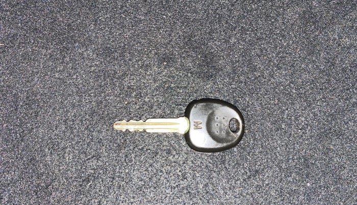 2013 Hyundai Eon ERA +, Petrol, Manual, 79,375 km, Key Close Up