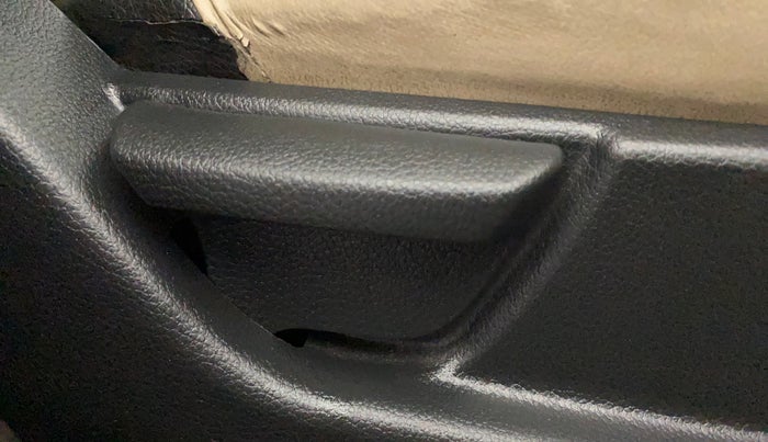 2013 Hyundai Eon ERA +, Petrol, Manual, 79,375 km, Driver Side Adjustment Panel