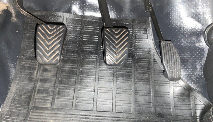 2013 Hyundai Eon ERA +, Petrol, Manual, 79,375 km, Pedals