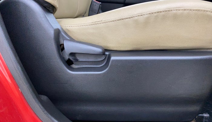 2014 Maruti Wagon R 1.0 LXI CNG, CNG, Manual, 40,097 km, Driver Side Adjustment Panel