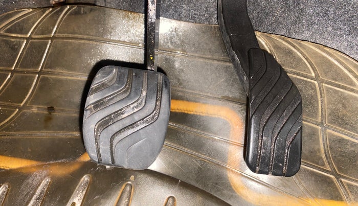 2016 Renault Kwid RXT 1.0 AMT, Petrol, Automatic, 74,586 km, Pedals