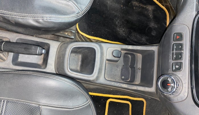 2016 Renault Kwid RXT 1.0 AMT, Petrol, Automatic, 74,586 km, Gear Lever