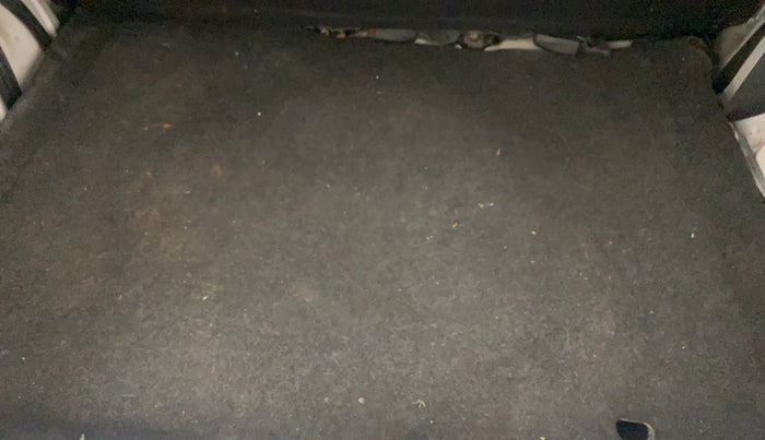 2016 Renault Kwid RXT 1.0 AMT, Petrol, Automatic, 74,586 km, Boot Inside