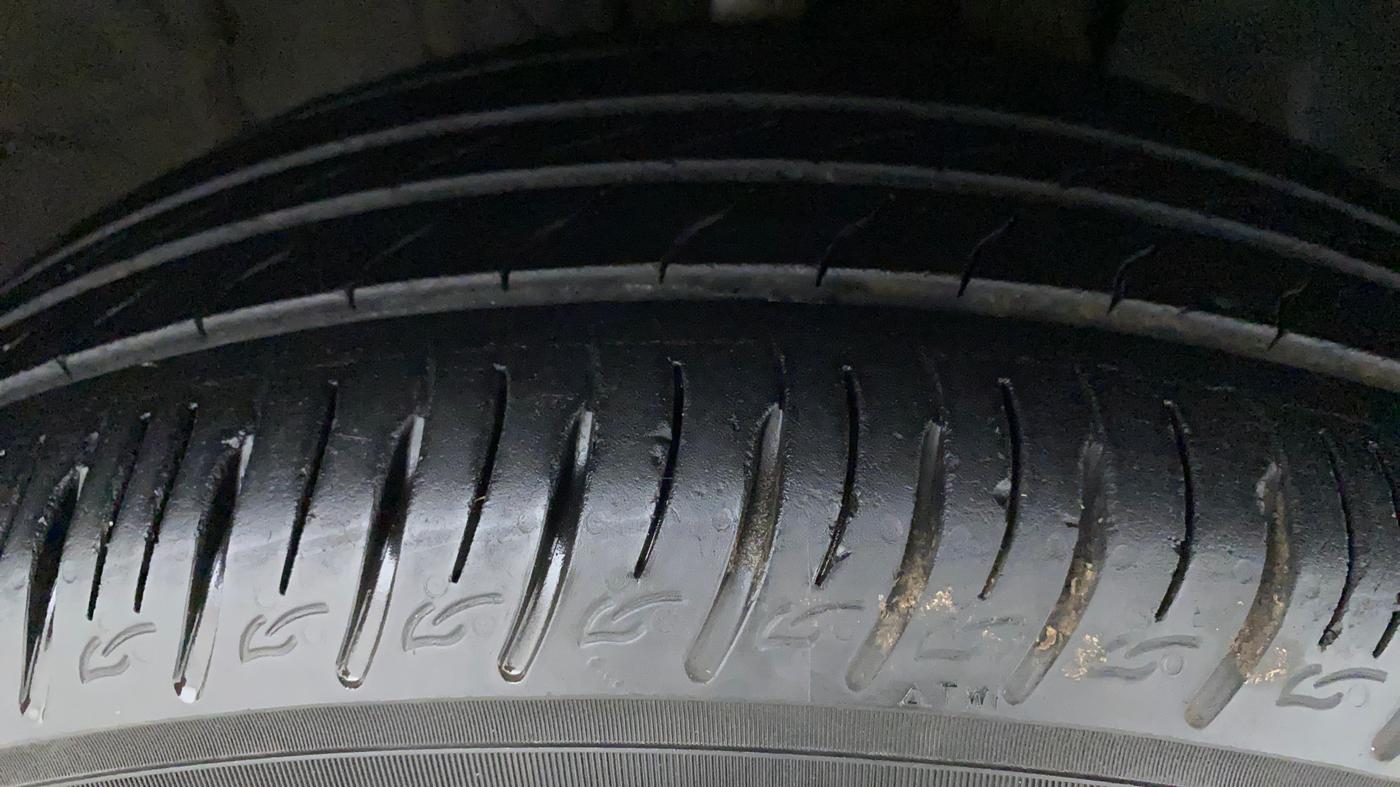 2020 Hyundai VENUE SX 1.0 TURBO, Petrol, Manual, 23,358 km, Right Front Tyre Tread