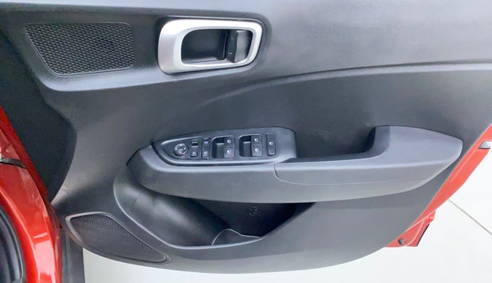 2020 Hyundai VENUE SX 1.0 TURBO, Petrol, Manual, 23,358 km, Driver Side Door Panels Control