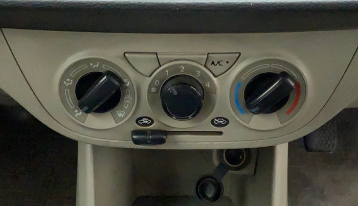 2014 Maruti Alto K10 VXI, Petrol, Manual, 40,416 km, AC Unit - Directional switch has minor damage