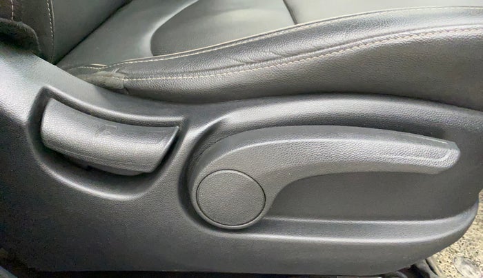 2017 Hyundai Creta SX (O) 1.6 DIESEL, Diesel, Manual, 96,231 km, Driver Side Adjustment Panel