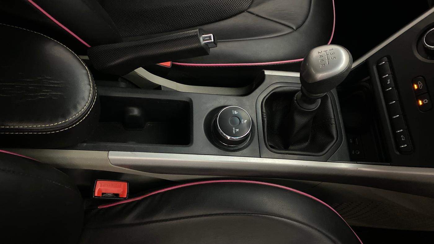 2018 Tata NEXON XM PETROL, Petrol, Manual, 71,164 km, Gear Lever