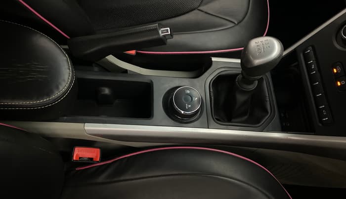 2018 Tata NEXON XM PETROL, Petrol, Manual, 71,164 km, Gear Lever
