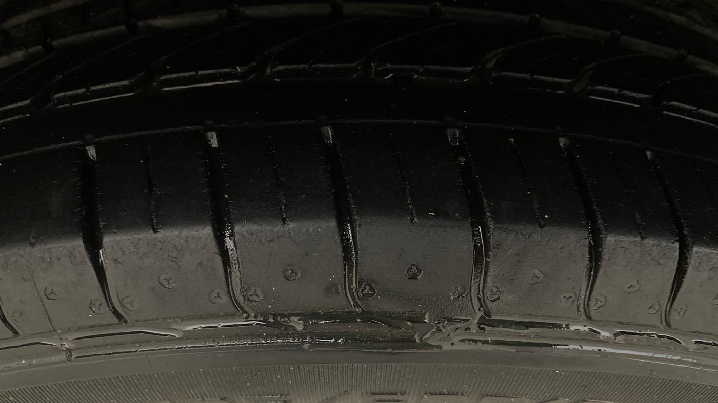 2018 Tata NEXON XM PETROL, Petrol, Manual, 71,164 km, Right Rear Tyre Tread