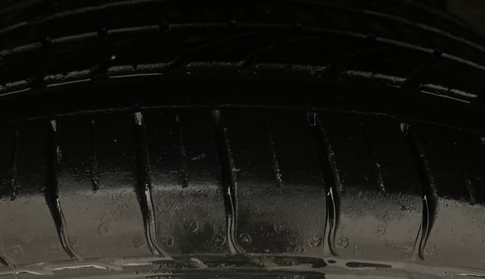 2018 Tata NEXON XM PETROL, Petrol, Manual, 71,164 km, Left Front Tyre Tread