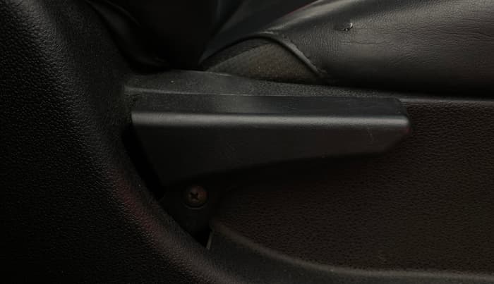 2018 Tata NEXON XM PETROL, Petrol, Manual, 71,164 km, Driver Side Adjustment Panel