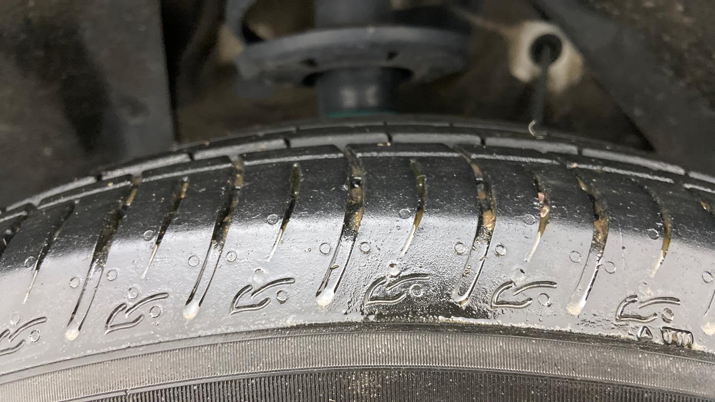 2023 Maruti BREZZA ZXI SMART HYBRID , Petrol, Manual, 6,604 km, Right Front Tyre Tread