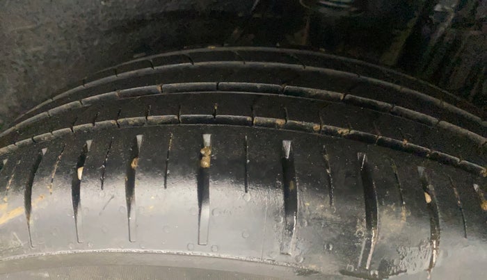 2020 Tata NEXON XM PETROL, Petrol, Manual, 80,137 km, Left Rear Tyre Tread