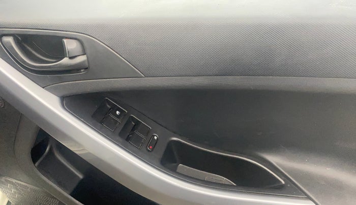 2020 Tata NEXON XM PETROL, Petrol, Manual, 80,137 km, Driver Side Door Panels Control