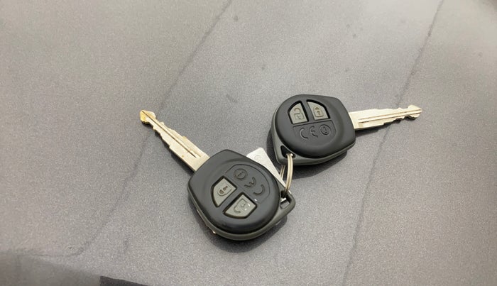 2017 Maruti Baleno DELTA PETROL 1.2, Petrol, Manual, 32,412 km, Key Close Up