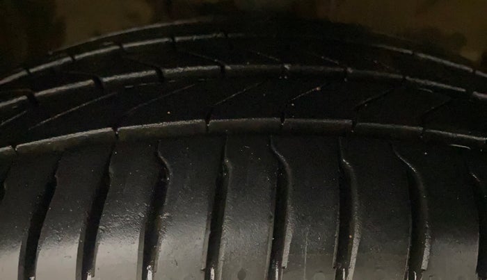 2020 KIA SELTOS HTK PLUS 1.5 DIESEL, Diesel, Manual, 48,983 km, Right Front Tyre Tread