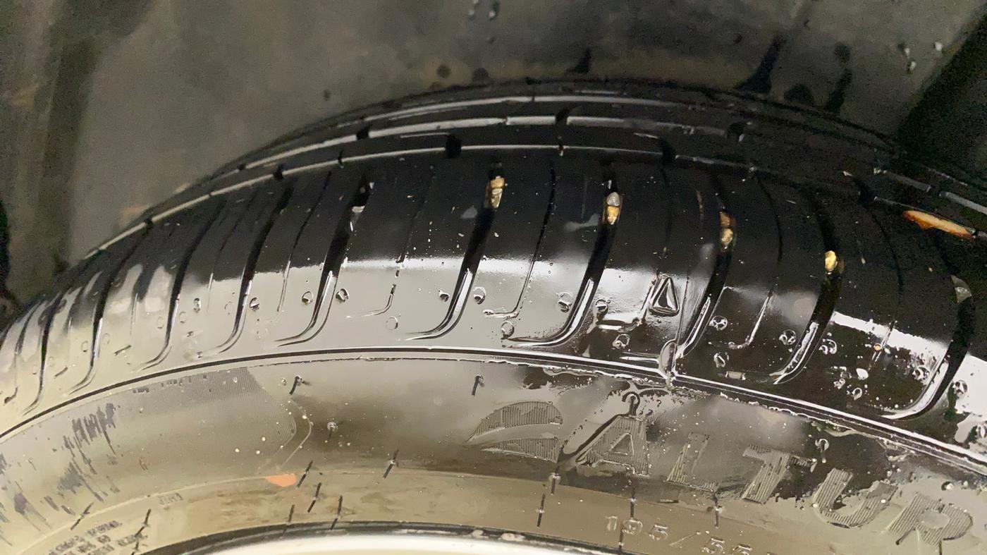 2018 Maruti Ciaz ALPHA 1.4 PETROL, Petrol, Manual, 62,759 km, Left Rear Tyre Tread